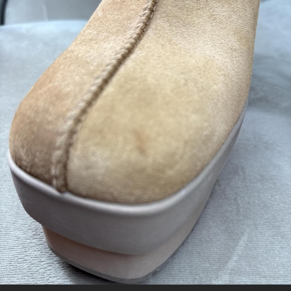 UGG Women's Cream Platform Shoes - Picture 6 of 6